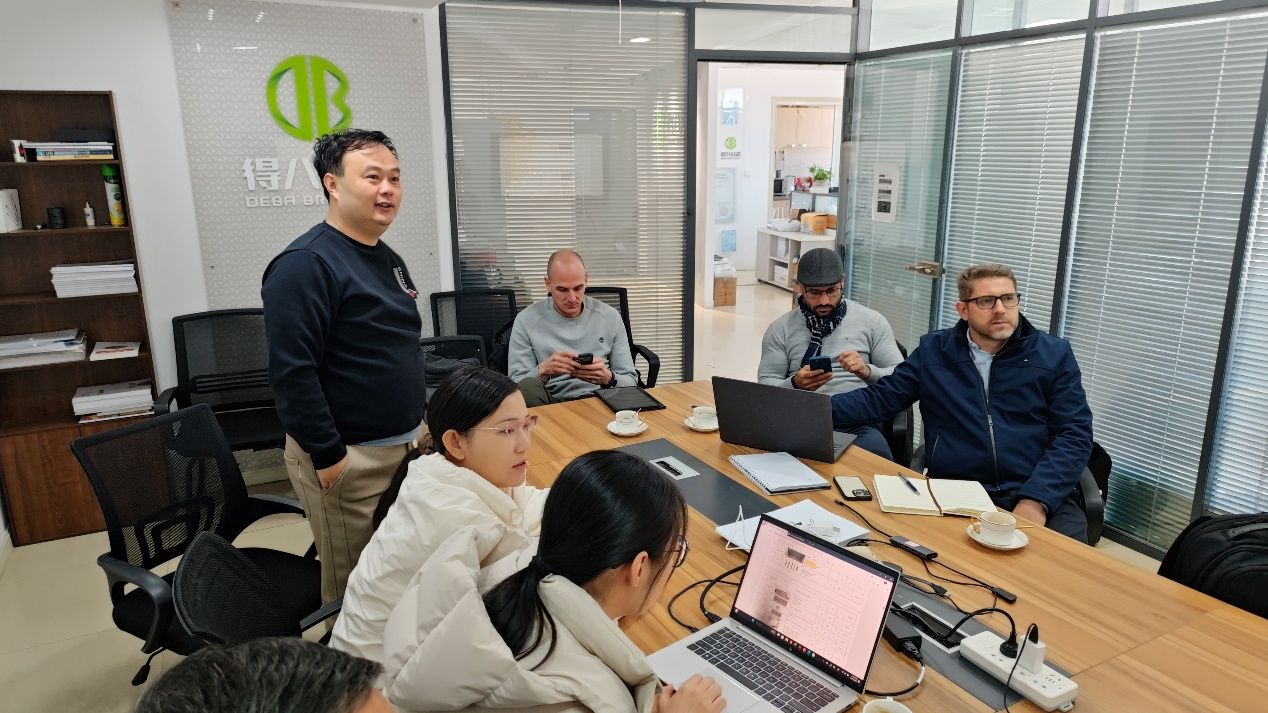 Paraguaylı Müşteriler Deba Brothers'ı Ziyaret Etti, 12.000 Domuzluk Domuz Çiftliği Planını ve Ürün Gücünü Yüksek Derecede Onayladı