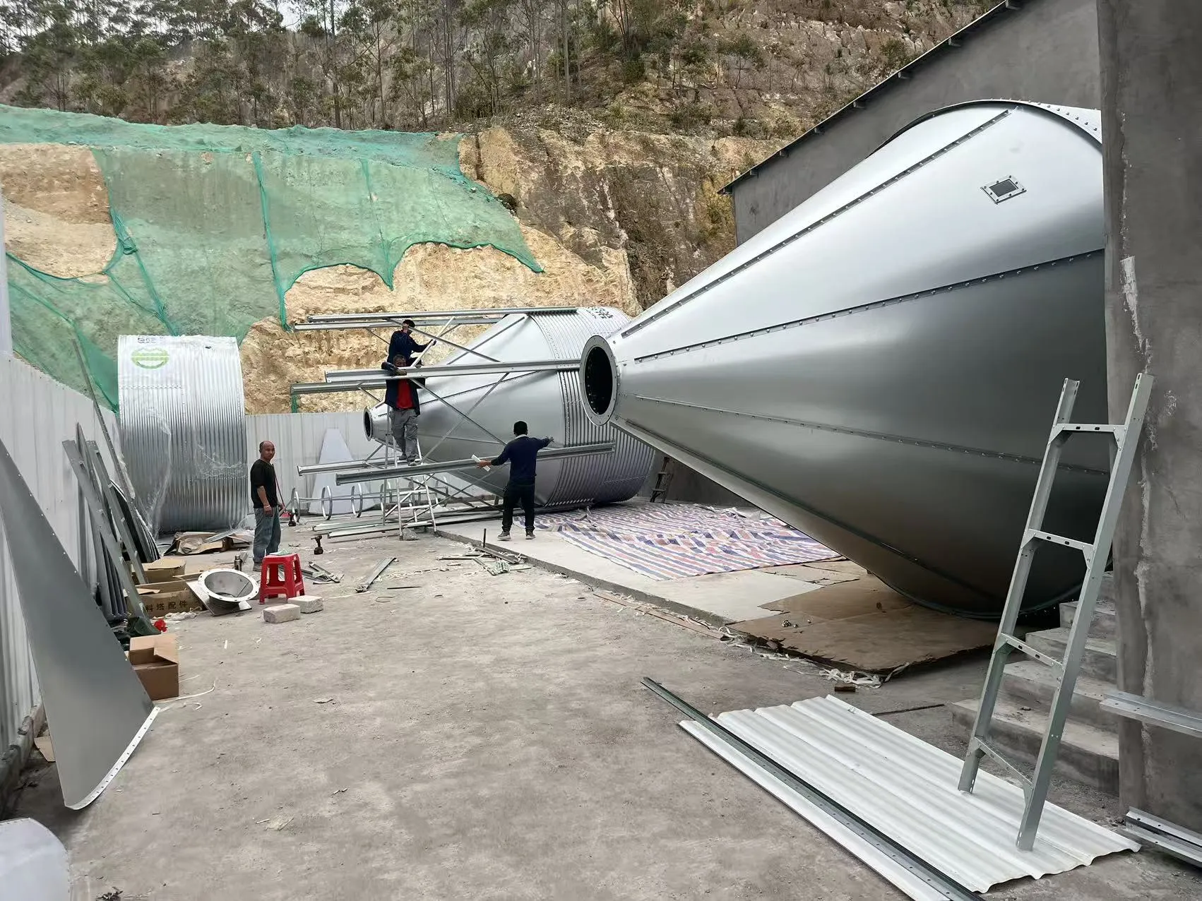 Debabrother'ın Guangdong'daki Büyük Ölçekli Domuz Çiftliği Projesi Yapım Aşamasındadır ve Yıllık 300.000 Domuz Yavrusu Tahmini Kapasiteye Sahiptir